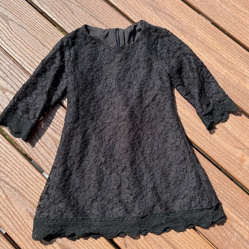 Black Lace dress - 2T